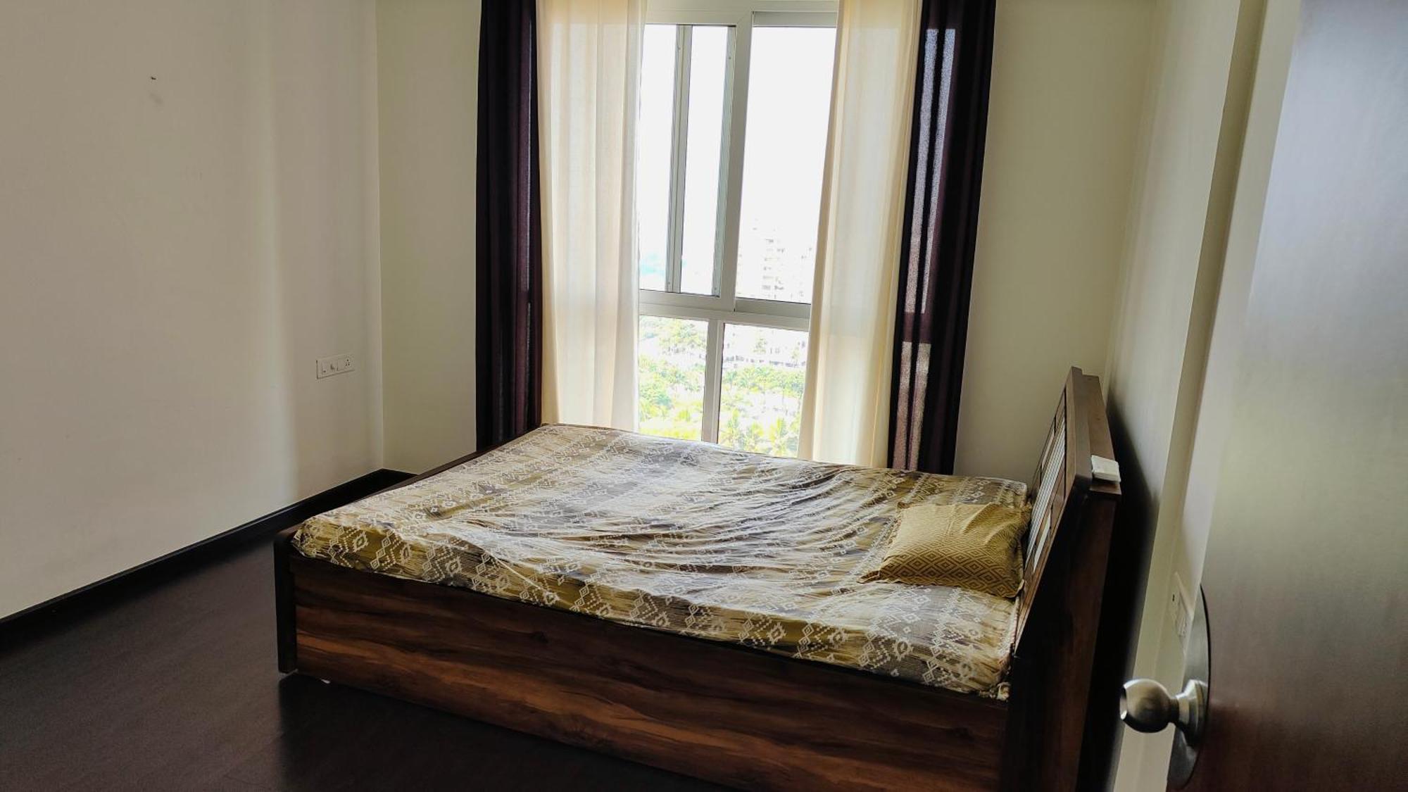 Ten Eleven Apartment *