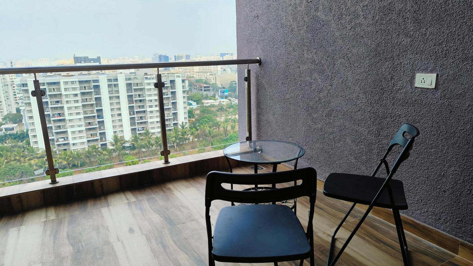 Ten Eleven Apartment