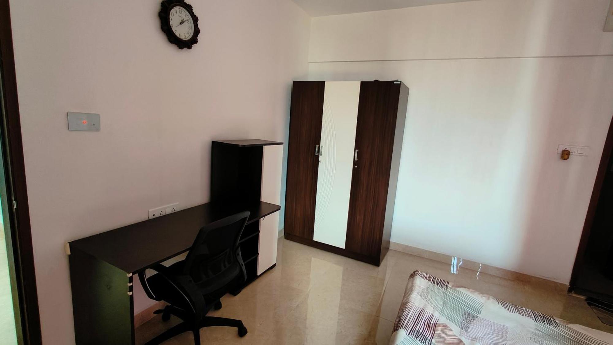 Ten Eleven Apartment