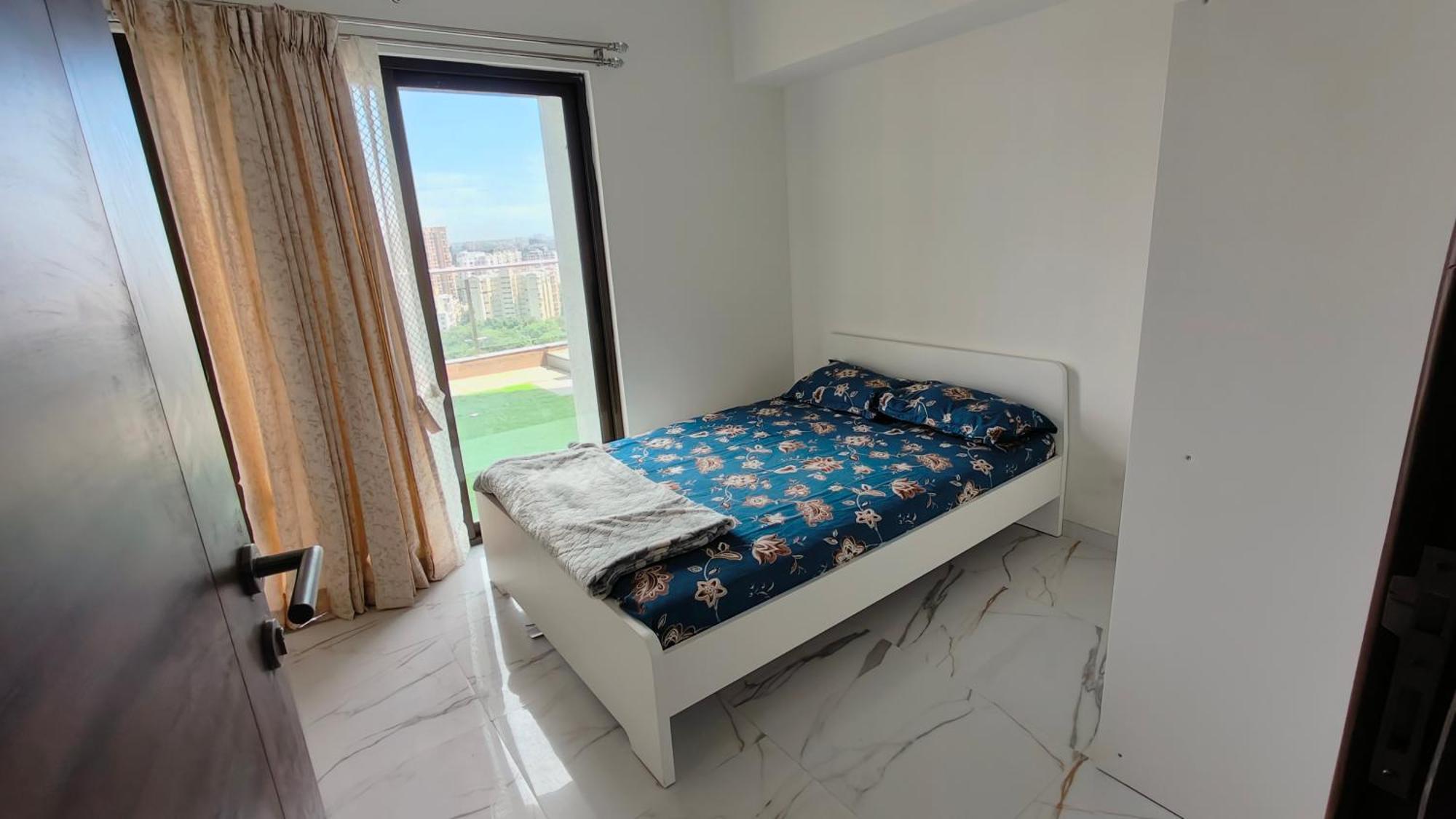 Ten Eleven Apartment